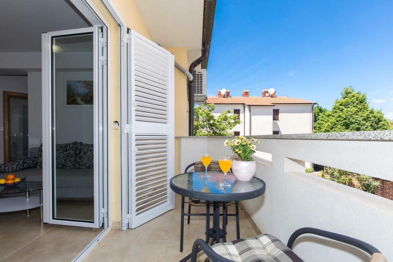 Apartments Nino Malinska Exterior photo
